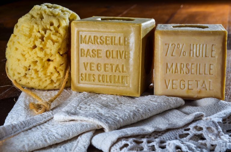 Descubre los beneficios del jabón de Marsella con citronela: ingredientes y propiedades