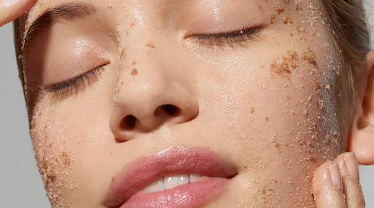 Descubre los beneficios del jabón exfoliante natural para el rostro de Natura: La clave para una piel radiante