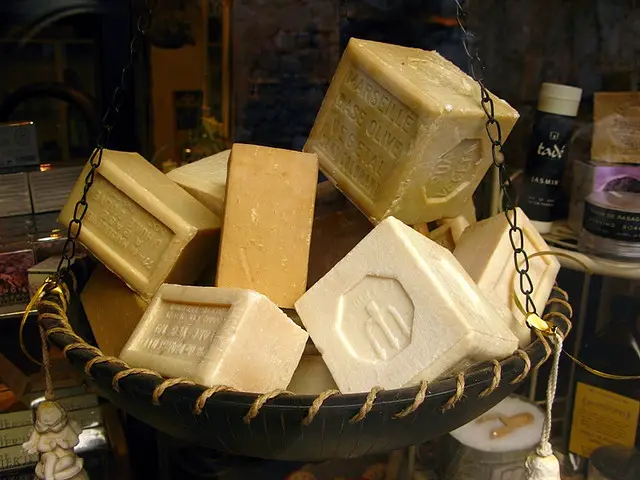 El artesano que revolucionó la higiene: la historia del jabón de Marsella desde 1371